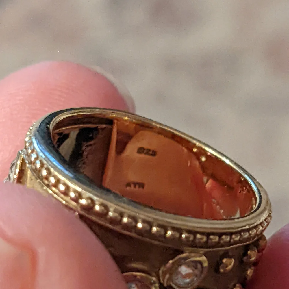 Beautiful Ring - Picture 5 of 6